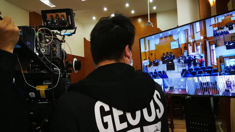 AI生成VS人工创意——额敏县广告片拍摄公司的技术浪漫主义实践